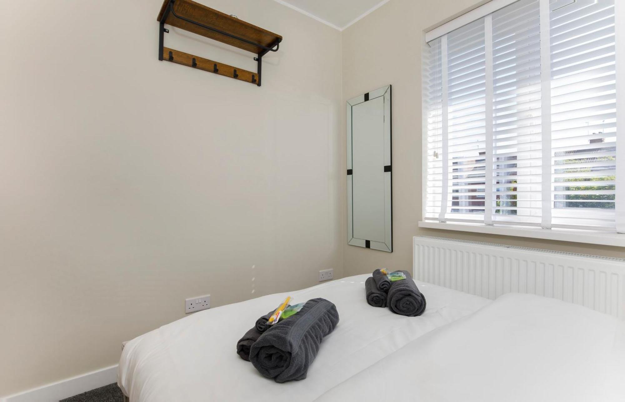 The Dodsworth Modern 4 Bedroom House, Sleeps 8 York Exterior photo